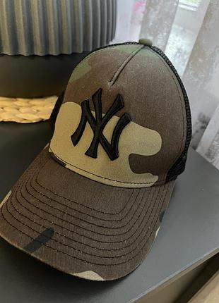 Бейсболка чоловіча new york yankees камуфляжна