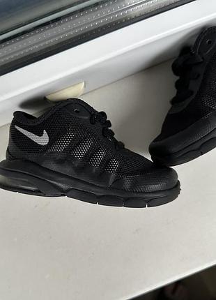 Ua: кросівки для хлопчиків nike air max invigor чорні, розмір 21-22, довжина устілки 12,5 см