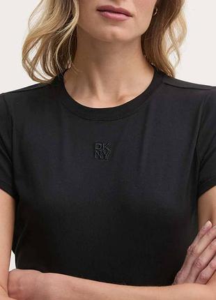 Женская футболка dkny