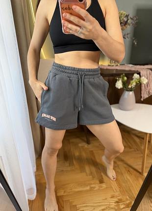 Темно сірі спортивні шорти на флісі new balance