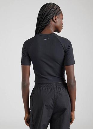 Чорна спортивна футболка топ nike