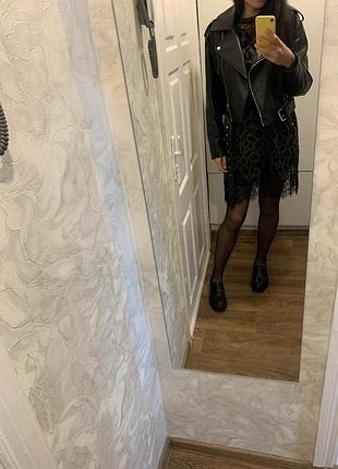 Платье с кружевом