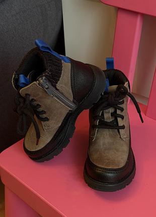 Дитячі шкіряні черевики clarks