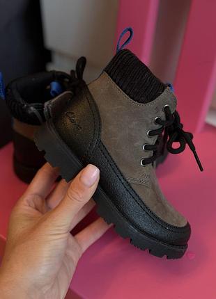 Дитячі шкіряні черевики clarks 2
