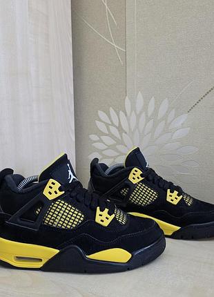 Дитячі кросівки jordan retro 4 thunder оригінал розмір 35.5