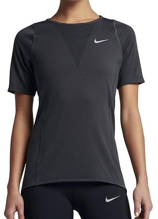 Женская спортивная футболка nike