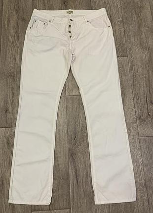 Білі прямі джинси бренду brookfield jeans на заклепках.
