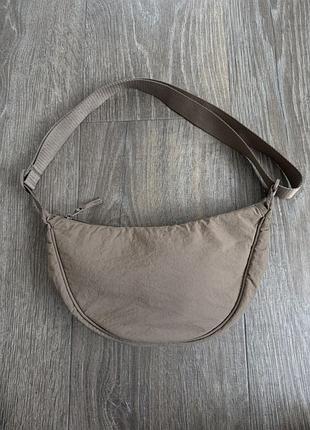 Сумка uniqlo round mini shoulder bag