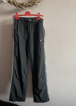 Черные спортивные штаны nike / винтажные трек-штаны найк с лампасами