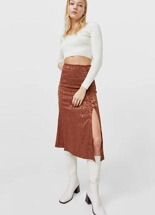 Довга спідниця жіноча stradivarius коричнева, розмір 38, поліестер, віскоза, еластан