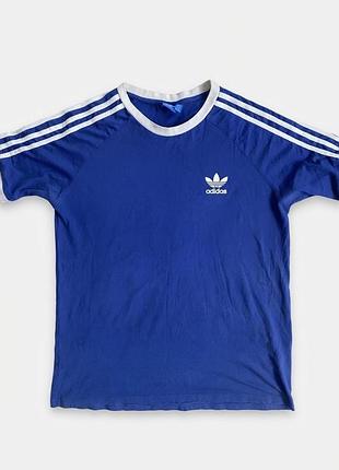Футболка чоловіча adidas originals синя з білими смужками