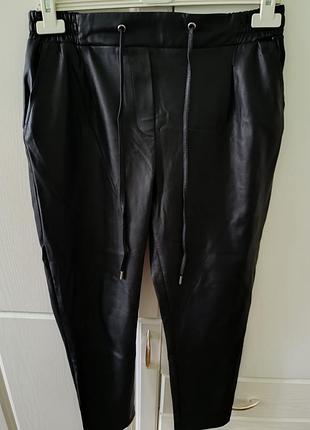 Брюки жіночі karol basic з екошкіри чорні розмір m/l
