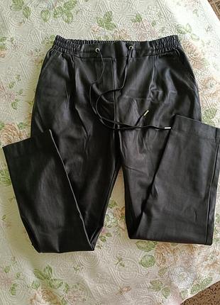 Брюки жіночі karol basic з екошкіри чорні розмір m/l