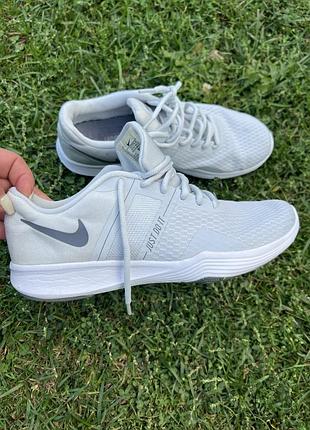 Кросівки жіночі nike сірі 38 розмір