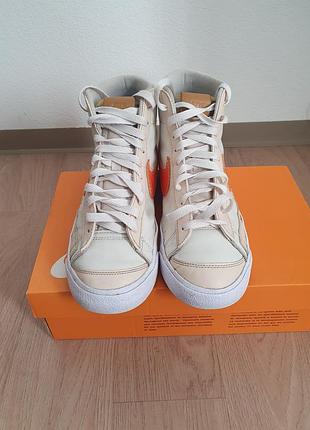 Женская пара обуви  blazer mid '77 emb 3