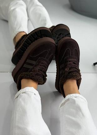 Стильні жіночі зимові кросівки у шоколадному кольорі 😍