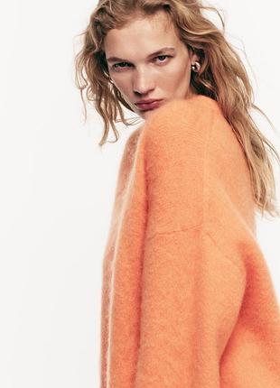 Яркий мохеровый свитер h&m edition 4
