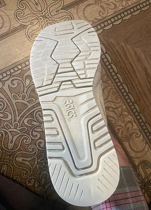 Кросівки asics білі