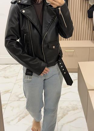 Куртка жіноча zara косуха чорна шкіряна