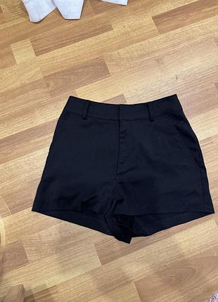 Жіночі шорти h&m класичні чорні