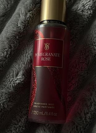 Парфумований спрей для тіла victoria's secret — pomegranate & rose