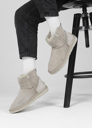 Жіночі ugg mini ligth grey zip 4