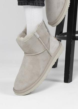 Жіночі ugg mini ligth grey zip 6