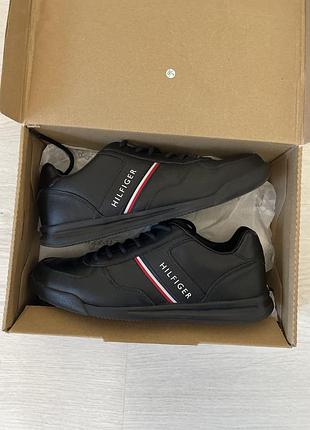 Оригінальні чоловічі кросівки tommy hilfiger lightweight leather mix sneaker (артикул моделі: fm0fm02988, колір чорний — bds) розмір 41