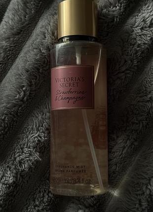Парфумований спрей для тіла victoria's secret — strawberries & champagne