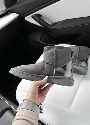 Жіночі ugg mini grey patent peel 3