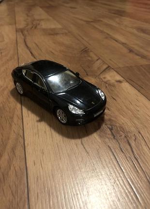 Машинка porsche
