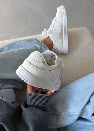 Nike sb dunk
“white lace pack” 8