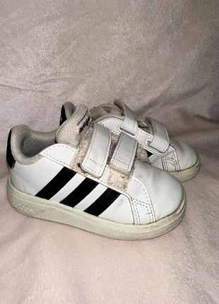 Кросівки дитячі adidas білі