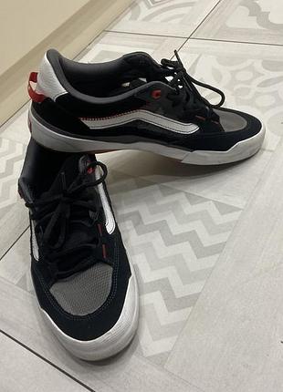Кросівки чоловічі vans чорні з білим vans skate wayvee 2.0