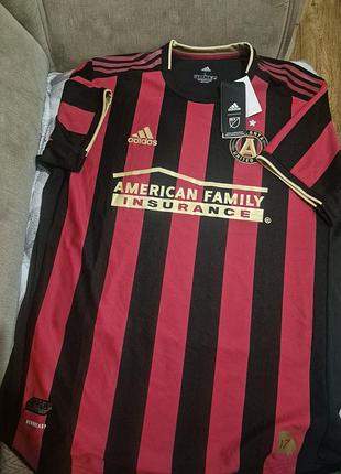 Чоловіча спортивна футболка adidas atlanta united fc чорно-червона