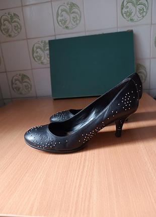 Жіночі туфлі bronx kitten heels чорні