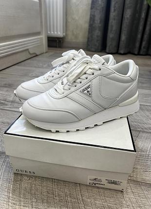 Кросівки жіночі guess білі 4