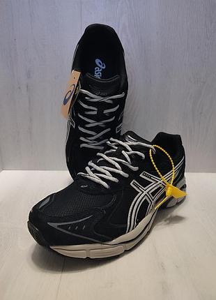 Кроссовки asics 44- стелька 28 см