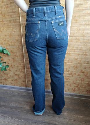 Темно-сині джинси від відомого американського бренду wrangler