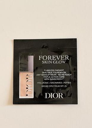 Пробник сяючий тональний крем крем dior forever skin glow 2cr, 0.7 мл