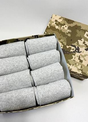 Бокс чоловічих шкарпеток в рубчик 41-45 р на 8 пар у подарунковій коробці