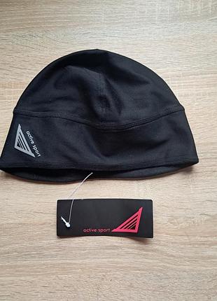 Спортивная черная шапка от норвежского бренда sparkjøp (линейка active sport)