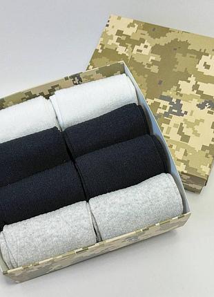 Бокс чоловічих шкарпеток в рубчик 41-45 р на 8 пар у подарунковій коробці
