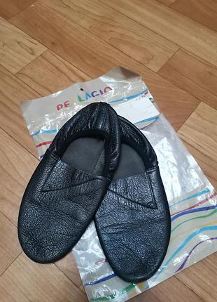 Чешки чорні, шкіра. 19 см