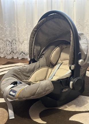 Автокрісло chicco 0-13 кг з козирком та теплим чохлом