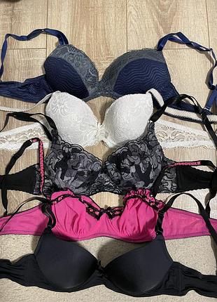 Лот бюстгальтерів 5 шт-150 грн
