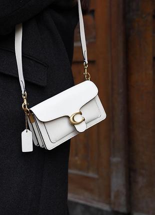 Сумка coach tabby shoulder bag 20 brass/chalk