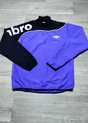 Мужская тонкая спортивная ветровка umbro , размер s-m .