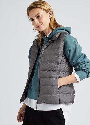 Жіноча ультралегка пухова жилетка uniqlo ultra light down (m) з чохлом