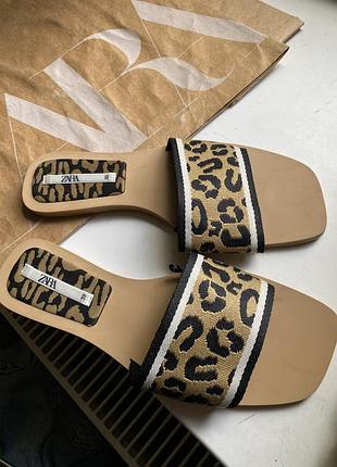 Шльопанци zara 39 размер